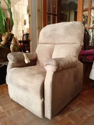 Sillón reclinable eléctrico beige