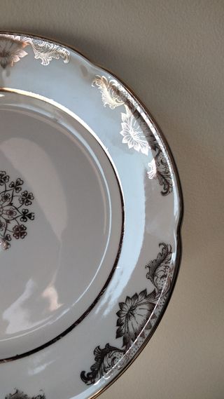 sei piatti da dolce e piatto da torta