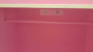 Armario de juguete de madera