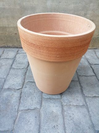 Maceta terracota 32cm ancho x 40cm alto