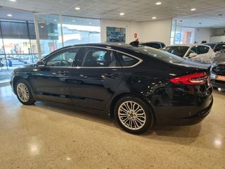 FORD Mondeo Sedán 2.0 HEV Titanium