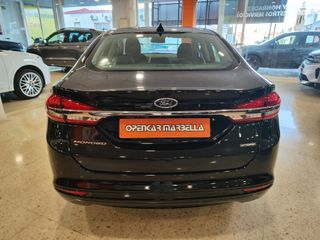 FORD Mondeo Sedán 2.0 HEV Titanium