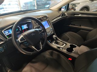 FORD Mondeo Sedán 2.0 HEV Titanium
