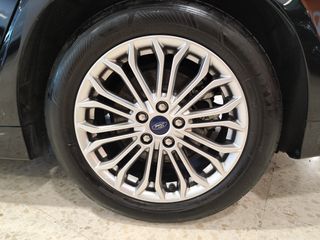 FORD Mondeo Sedán 2.0 HEV Titanium