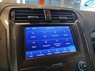 FORD Mondeo Sedán 2.0 HEV Titanium