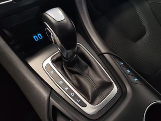 FORD Mondeo Sedán 2.0 HEV Titanium