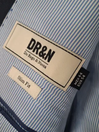 Traje de hombre a cuadros azul y gris