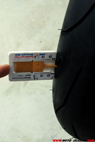 DUCATI MONSTER 821 DARK