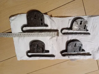 4 Candados Antiguos de Hierro