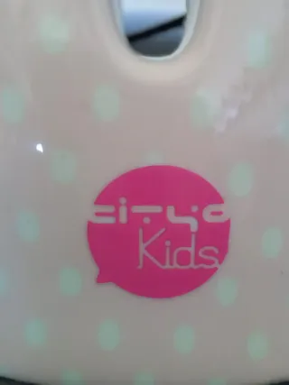 Casco niña Talla S rosa con corazones 18x15'5 cm