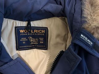 Parka Azul Woolrich con Capucha y Pelo