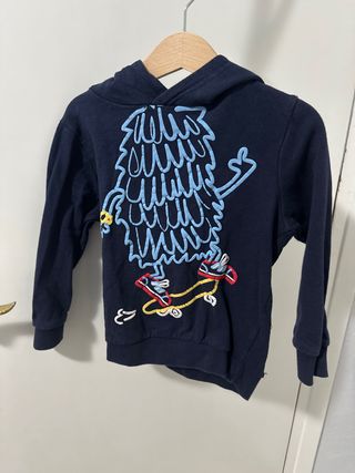 Sudadera azul con dibujo de monstruo talla 4-5