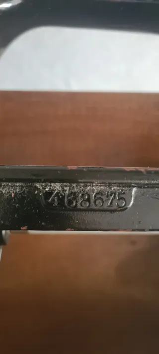 Máquina de coser Sigma con mueble