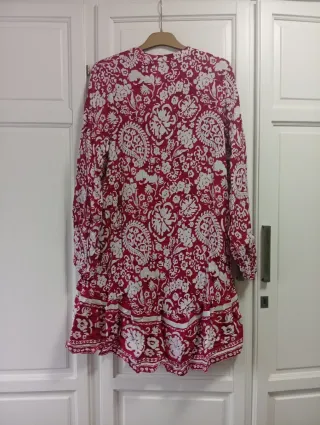 Vestido estampado de la marca TEX (Carrefour).