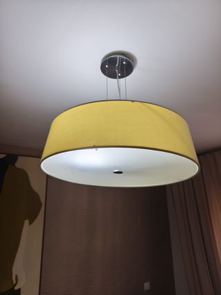 Lámpara de techo moderna( disponible 2 unidades )