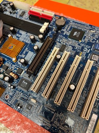 Placa Base Gigabyte GA-7VTXE