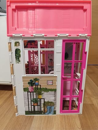 Casa Barbie con 2 bambole incluse