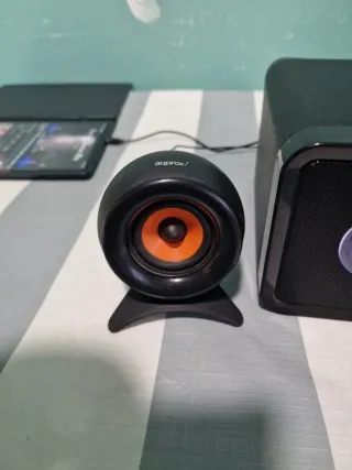 Altavoces Aqprox Negro y Naranja