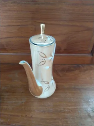 Juego de tazas para el té porcelana beige y dorado