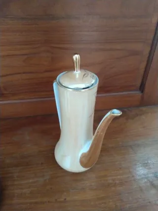 Juego de tazas para el té porcelana beige y dorado