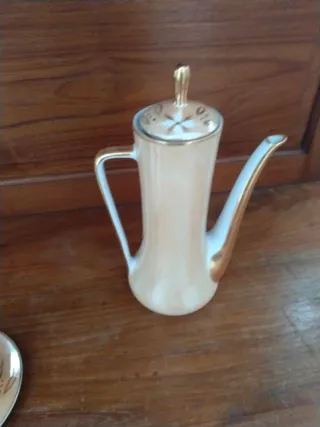 Juego de tazas para el té porcelana beige y dorado