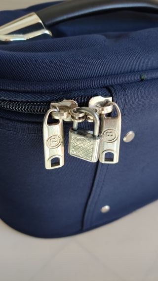 Neceser BOSSANA, espejo + cierre seguridad