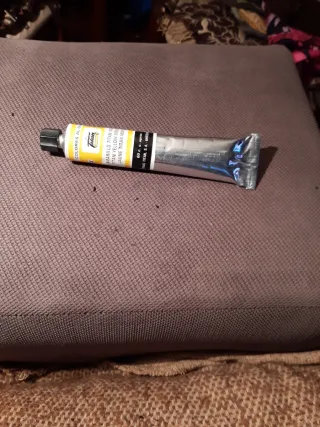 Pintura al óleo Titan Amarillo Medio 60cc