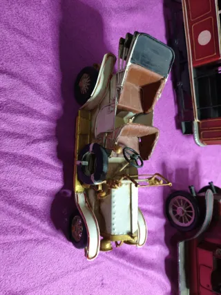 Lote 3 Vehículos de Metal