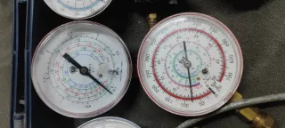 Manómetros y mangueras gas frío