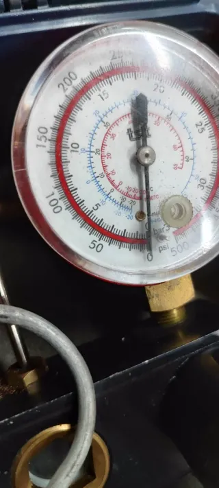 Manómetros y mangueras gas frío