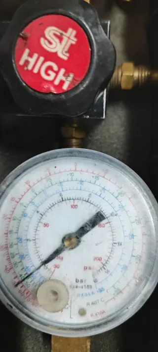 Manómetros y mangueras gas frío