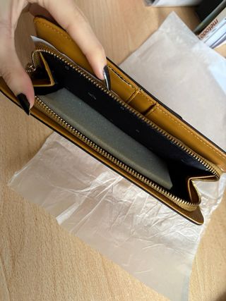 Portafoglio Carpisa color senape, nuovo mai usato