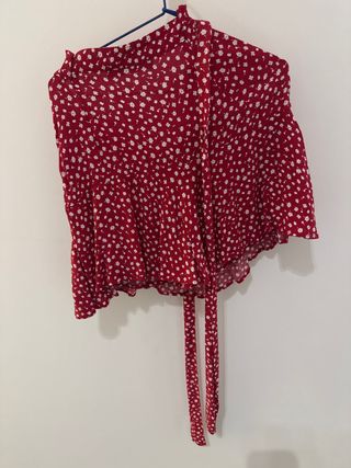 Falda corta flores roja