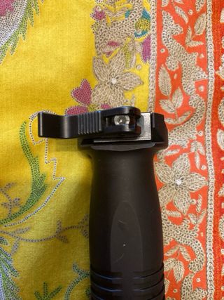 Impugnatura B&T alluminio con bipiede