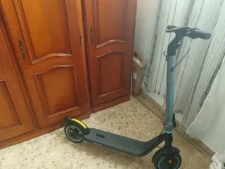 Patín Eléctrico Negro y Azul