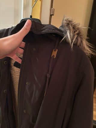 Chaqueta Zara verde tipo parka con forro polar