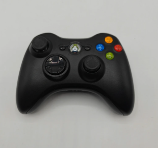 Xbox 360 S Slim 4GB Kinect + Kinect Adventures