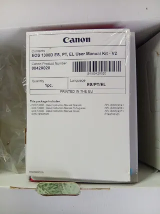 Caja Cámara Canon EOS 1300D + Accesorios