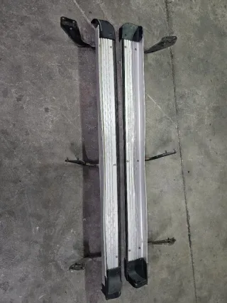 Estriberas Toyota KZJ 95