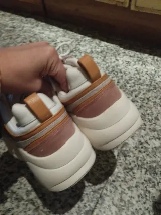 Zapatillas Pull&Bear rosas y blancas