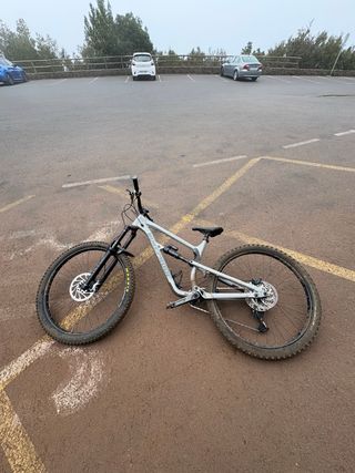 Bicicleta Nukeproof Mega