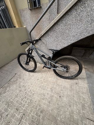 Bicicleta Nukeproof Mega