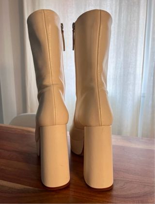 Botas de Piel con Plataforma -Blanco Crudo- ZARA