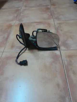 Espejo retrovisor derecho Seat toledo II y León I.