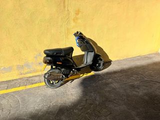 Piaggio Zip Scooter Negra