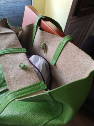 Bolso verde de piel
