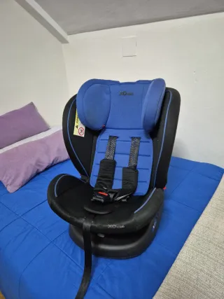 Silla coche Isofix azul y negro