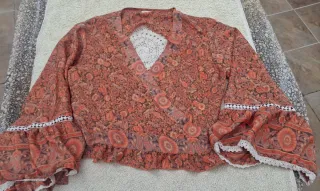 Chaqueta corta estampada. VER MEDIDAS