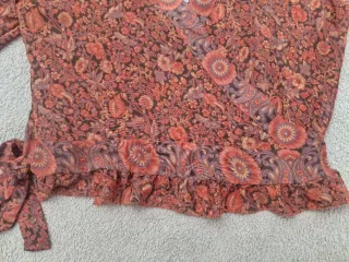 Chaqueta corta estampada. VER MEDIDAS