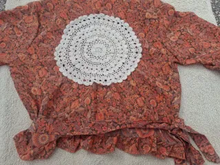 Chaqueta corta estampada. VER MEDIDAS